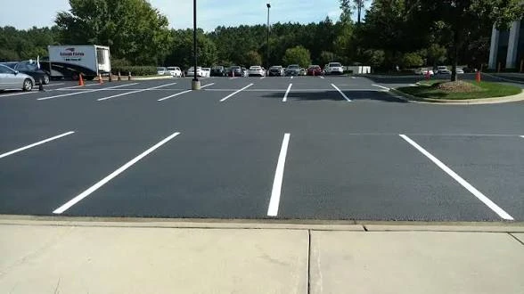 Parking lot sealcoating in Connecticut